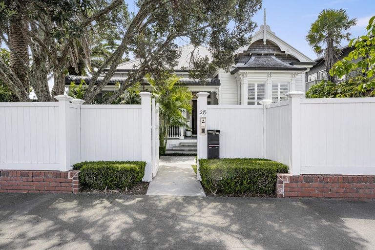 Photo of property in 215 Jervois Road, Herne Bay, Auckland, 1011