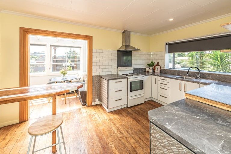 Photo of property in 64 Purnell Street, College Estate, Whanganui, 4500