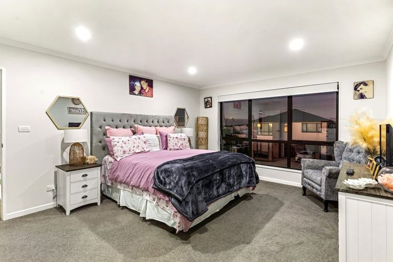 Photo of property in 76 Drumbuoy Drive, Flat Bush, Auckland, 2019