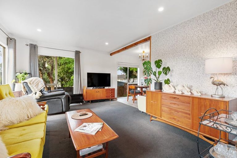 Photo of property in 16 Urlich Drive, Ranui, Auckland, 0612