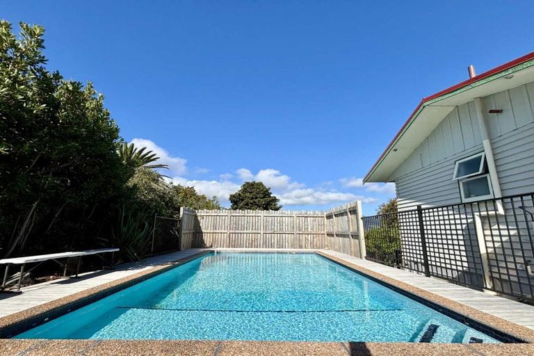 Photo of property in 89 Martin Road, Paraparaumu Beach, Paraparaumu, 5032