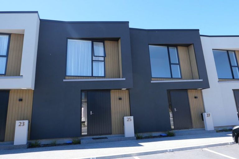 Photo of property in 27/10 Trieste Way, Paraparaumu, 5032