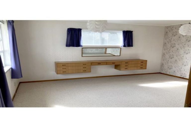 Photo of property in 92 Millbrook Road, Henderson, Auckland, 0612