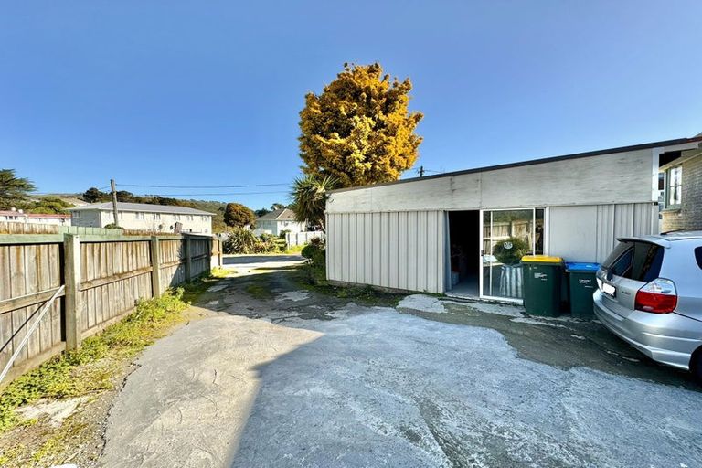 Photo of property in 102 Champion Street, Cannons Creek, Porirua, 5024