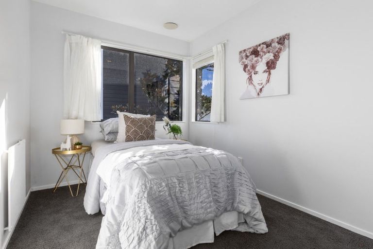 Photo of property in 2b Observatory Close, Whitby, Porirua, 5024