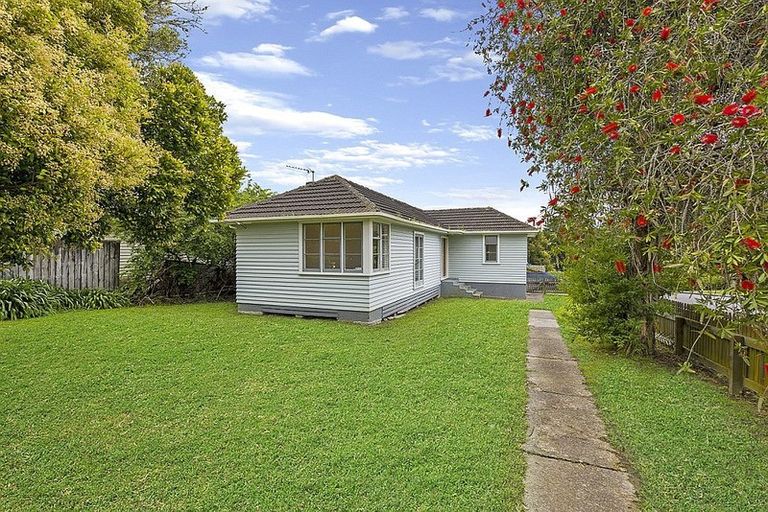 Photo of property in 182 Beach Haven Road, Beach Haven, Auckland, 0626