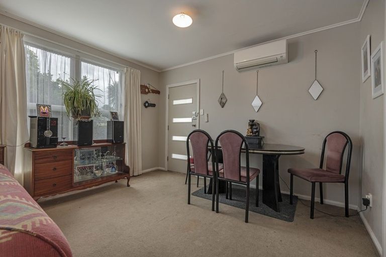 Photo of property in 24 Farnham Avenue, Highbury, Palmerston North, 4412