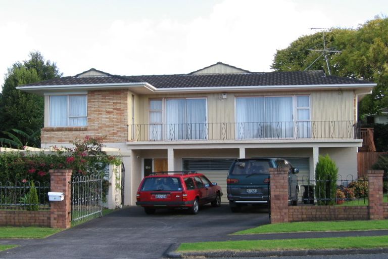 Photo of property in 9 Whiteacres Drive, Sunnyhills, Auckland, 2010