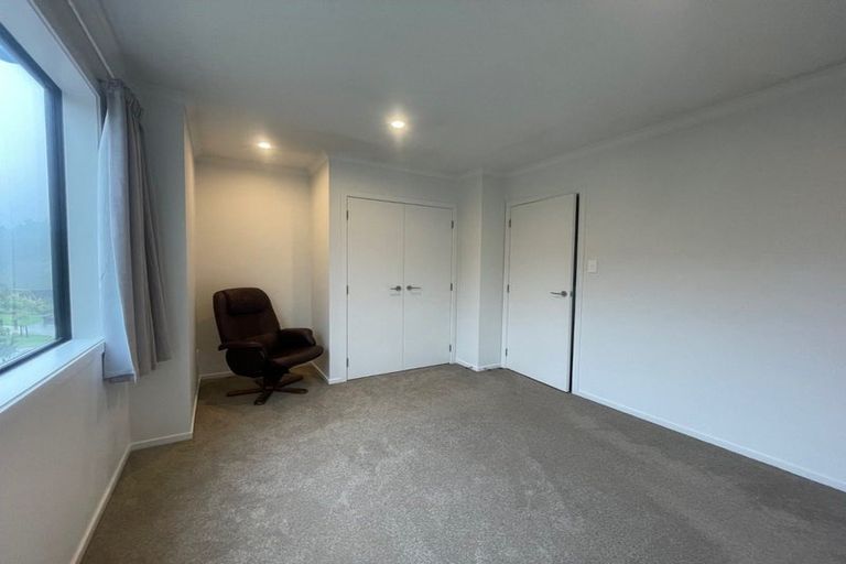 Photo of property in 4 Turtleback Avenue, Whitby, Porirua, 5024