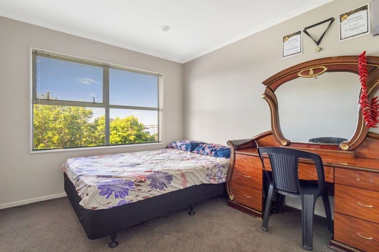 Photo of property in 32 Sarteano Drive, Manurewa, Auckland, 2105