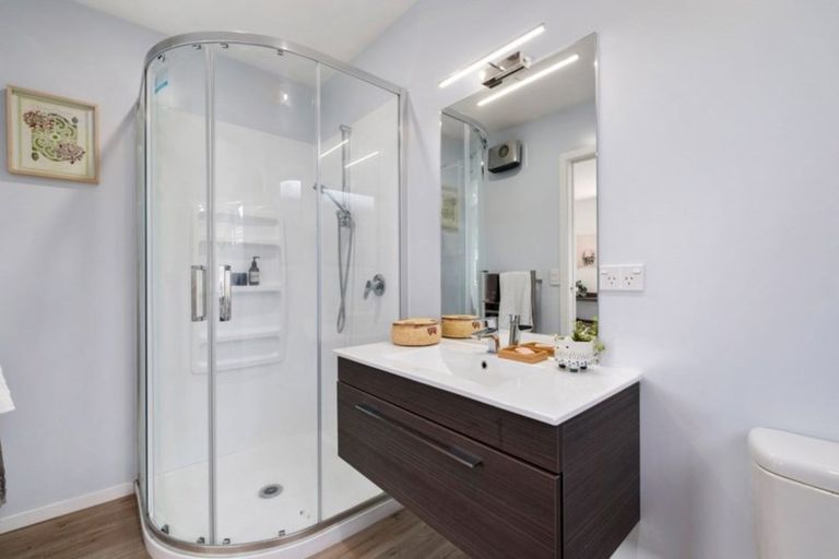 Photo of property in 60 Sherwin Avenue, Albert Town, Wanaka, 9305