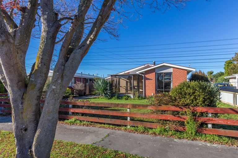 Photo of property in 10 Maple Street, Bishopdale, Christchurch, 8053