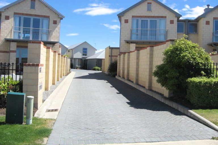 Photo of property in 14 Waterford Avenue, Northwood, Christchurch, 8051