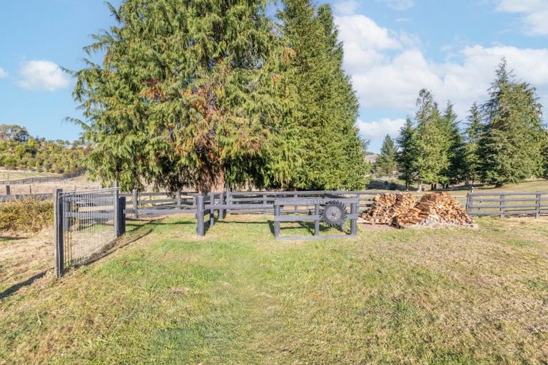 Photo of property in 239 Mapara Road, Acacia Bay, Taupo, 3385