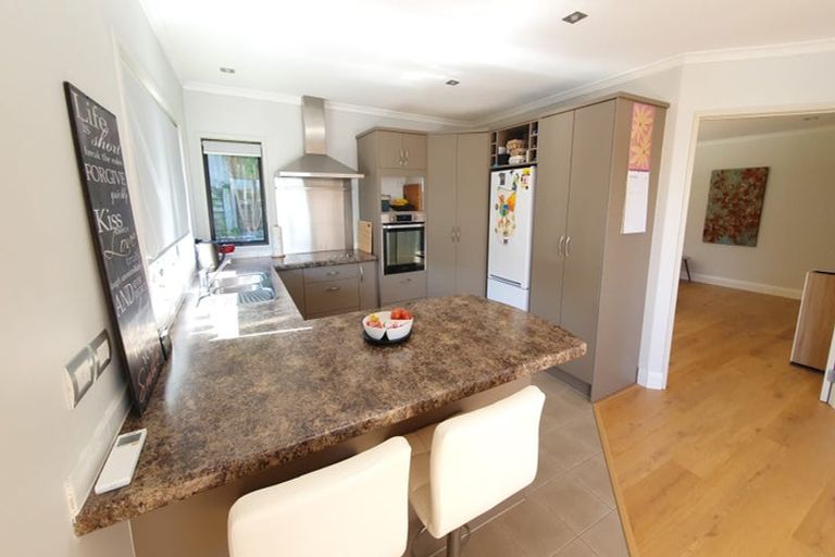 Photo of property in 12 Bloomfield Rise, Stanmore Bay, Whangaparaoa, 0932