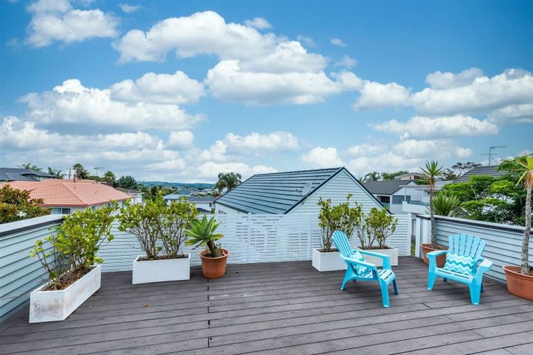 Photo of property in 123a Hobsonville Road, West Harbour, Auckland, 0618