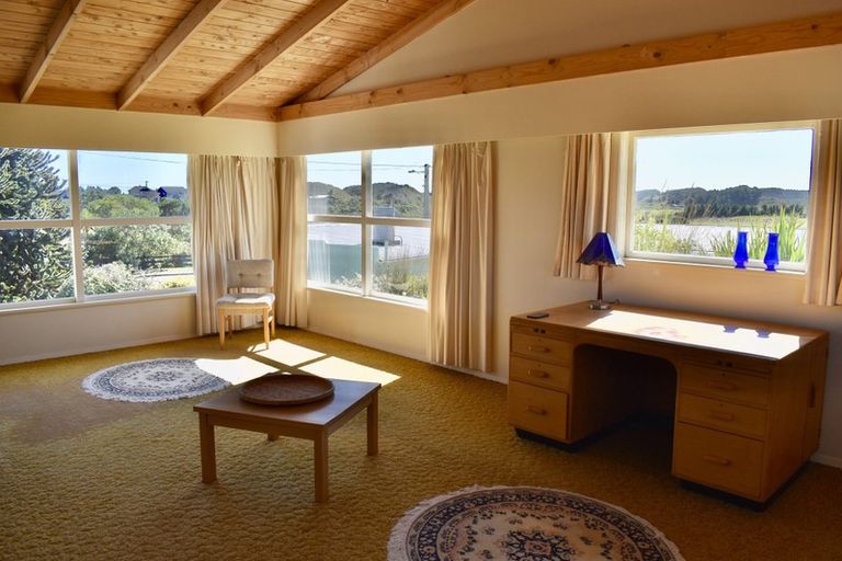 Photo of property in 4 Mahoe Street, Otaki Beach, Otaki, 5512