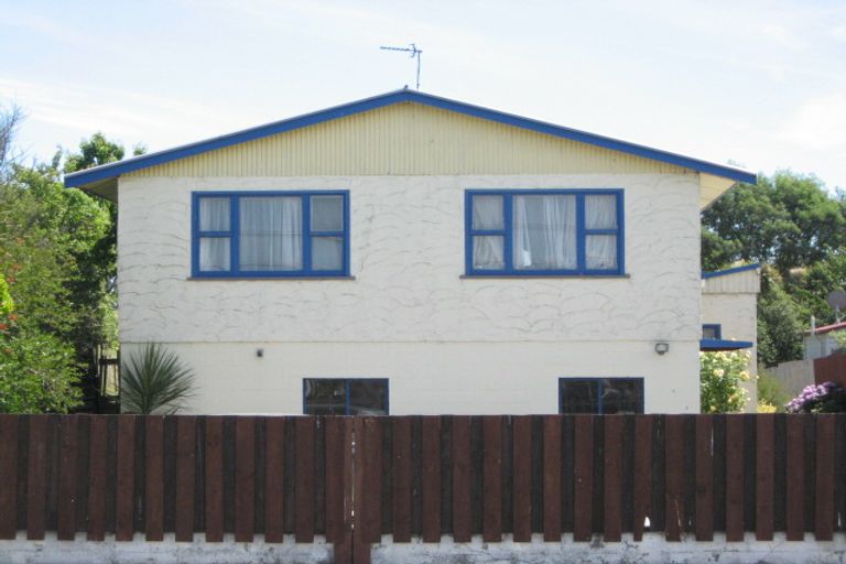 Photo of property in 19 Wainoni Road, Wainoni, Christchurch, 8061