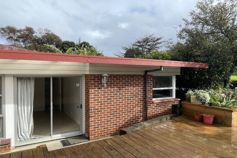 Photo of property in 1/30 Alamein Avenue, Belmont, Auckland, 0622