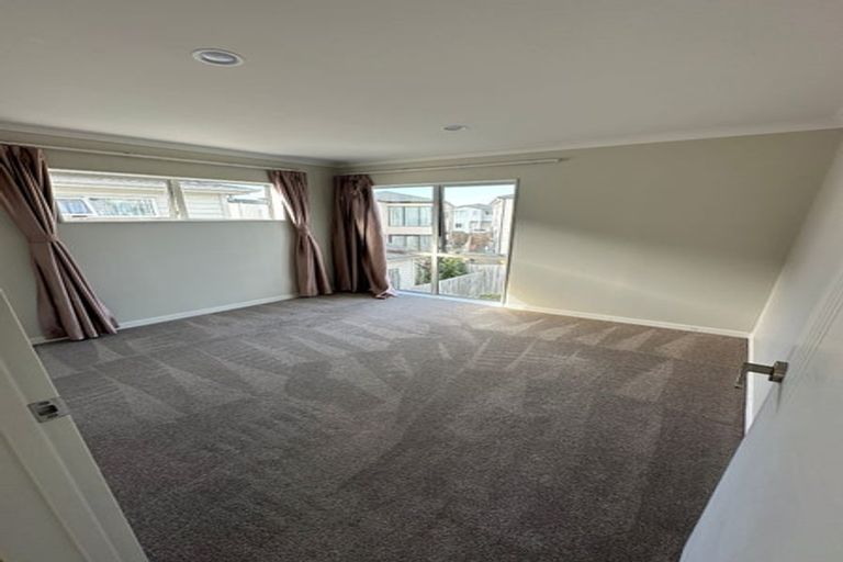 Photo of property in 68 Craigs Way, Hobsonville, Auckland, 0616