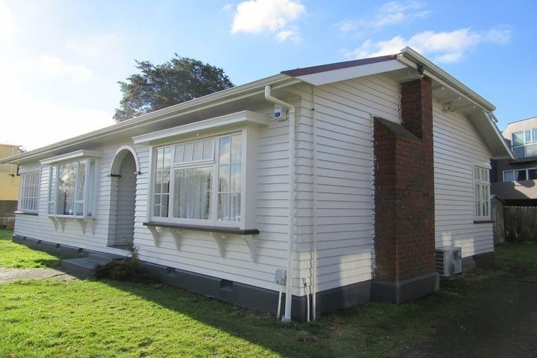 Photo of property in 104 Wainui Street, Riccarton, Christchurch, 8041