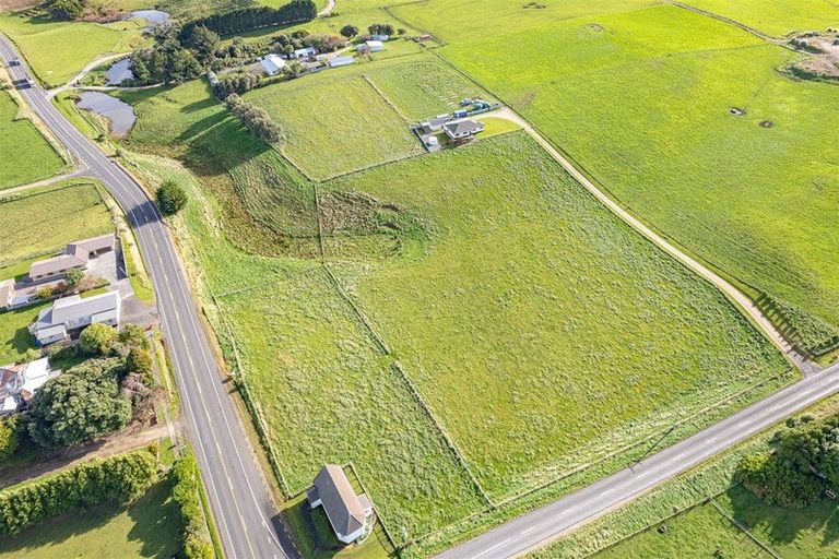Photo of property in 15 Rangitatau Road West, Pakaraka, Wanganui, 4574