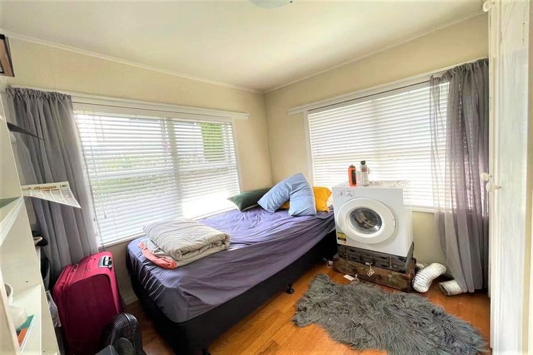 Photo of property in 477 Beach Road, Murrays Bay, Auckland, 0630