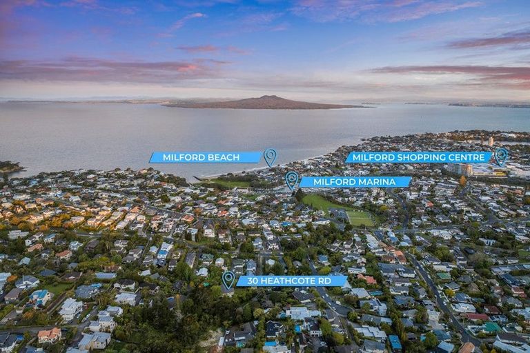 Photo of property in 30 Heathcote Road, Castor Bay, Auckland, 0620