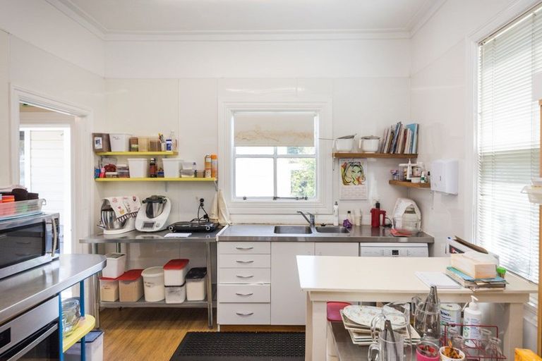 Photo of property in 89 Bridge Street, Bulls, 4818