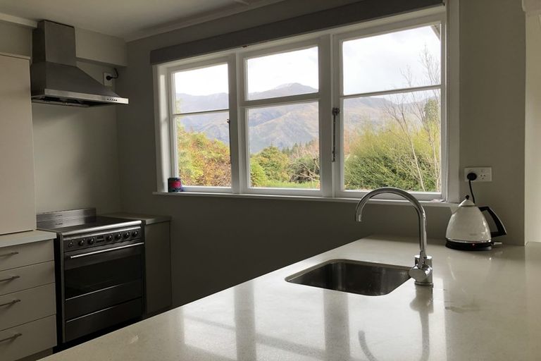 Photo of property in 116 Beacon Point Road, Wanaka, 9305