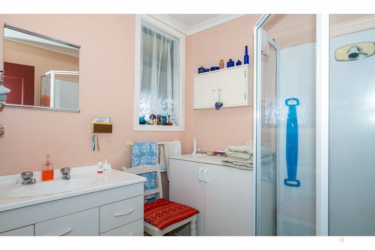 Photo of property in 39 Rhodes Street, Waimate, 7924