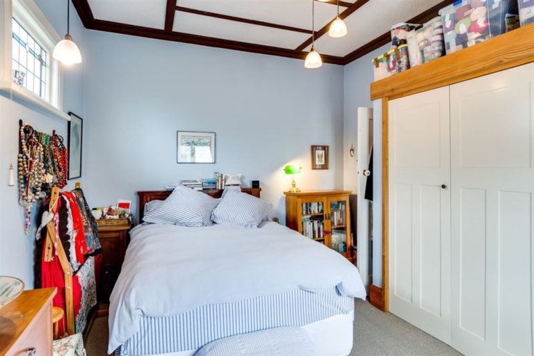 Photo of property in 14 Enfield Road, Hospital Hill, Napier, 4110