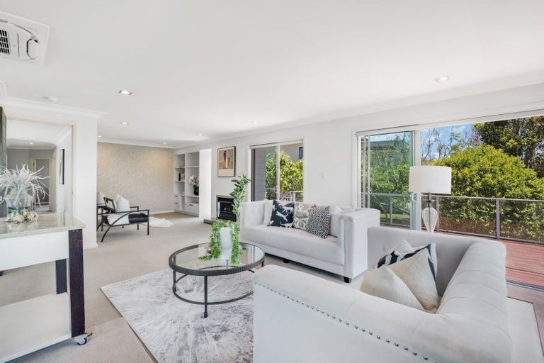 Photo of property in 8 Page Point, Mellons Bay, Auckland, 2014