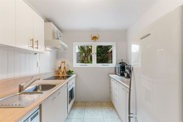 Photo of property in 2/93 Saint Lukes Road, Sandringham, Auckland, 1025