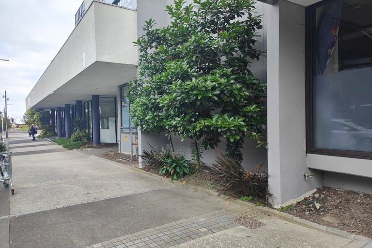 Photo of property in Twin Towers, 811/17 Putney Way, Manukau, Auckland, 2104
