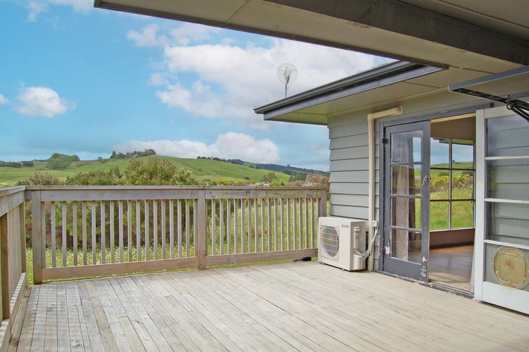 Photo of property in 17 Ranganui Road, Kaiwaka, 0573