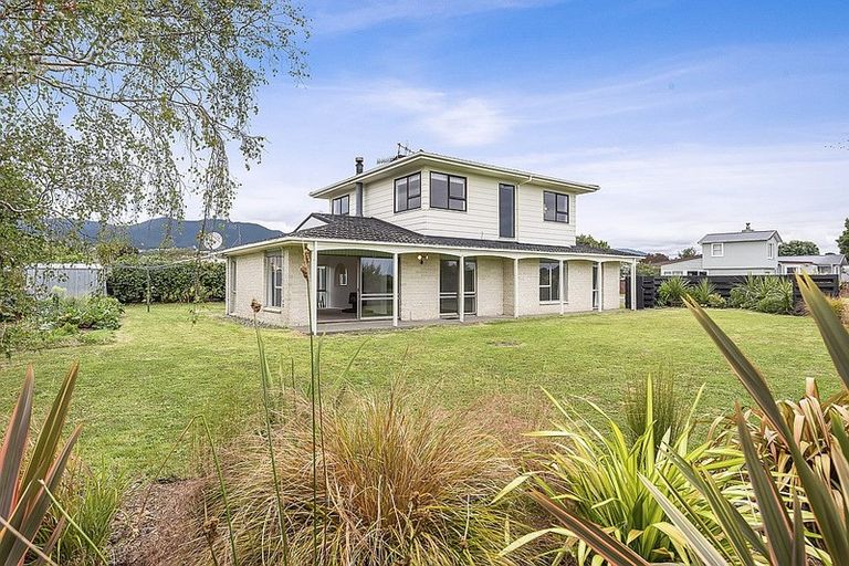 Photo of property in 1 Manawa Avenue, Raumati Beach, Paraparaumu, 5032