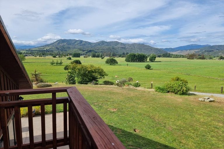 Photo of property in 72 Hotham Street, Murchison, 7007