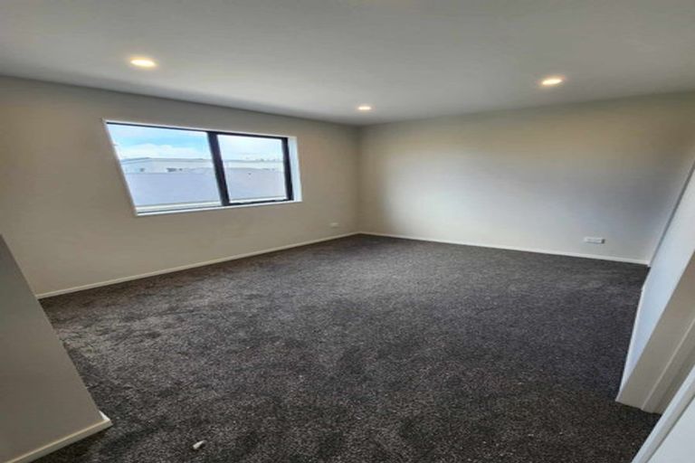 Photo of property in 3/32 Yeovil Road, Te Atatu Peninsula, Auckland, 0610