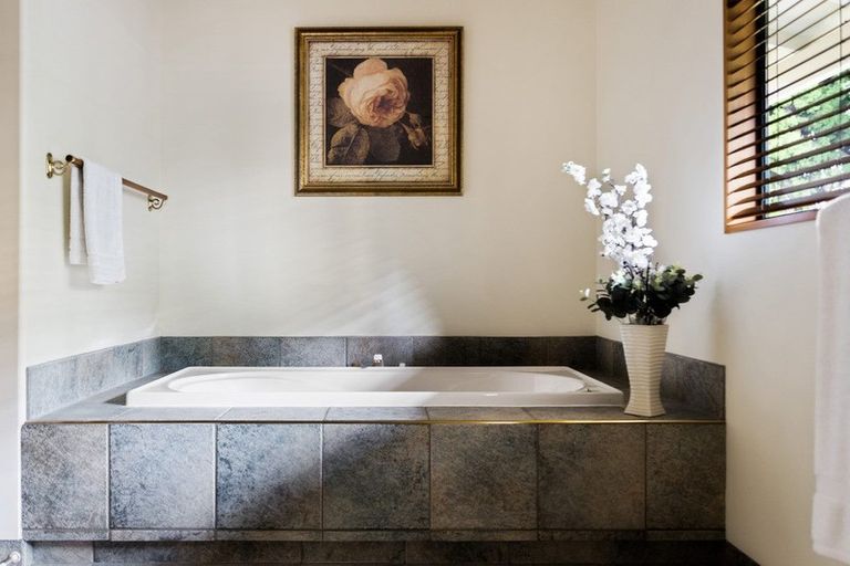 Photo of property in 8 Freeburn Road, Pyes Pa, Tauranga, 3112