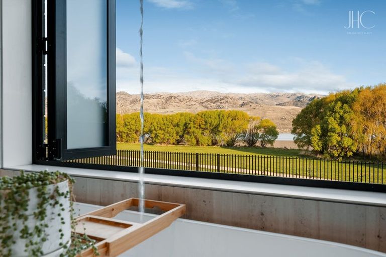 Photo of property in 8 Pegasus Court, Mount Pisa, Cromwell, 9383