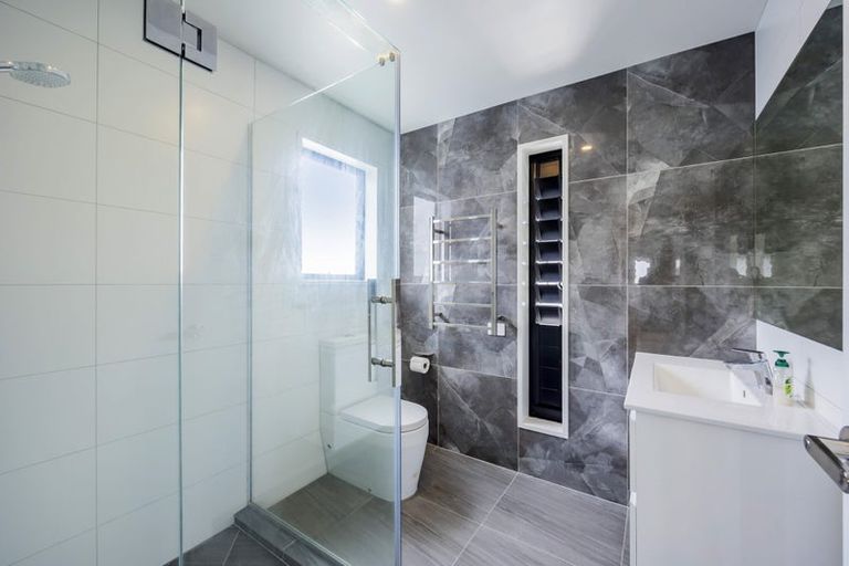 Photo of property in 43 Westgate Drive, Westgate, Auckland, 0614