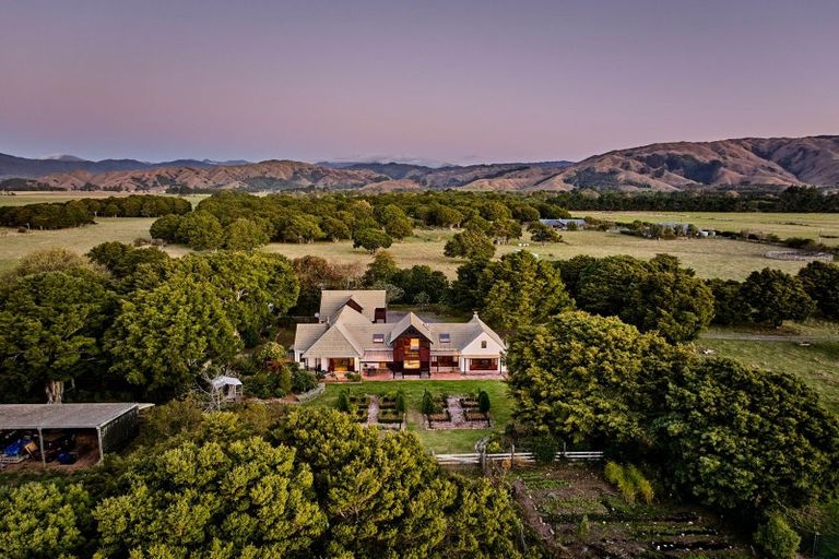 Photo of property in 117 Arcus Road, Te Horo, Otaki, 5582