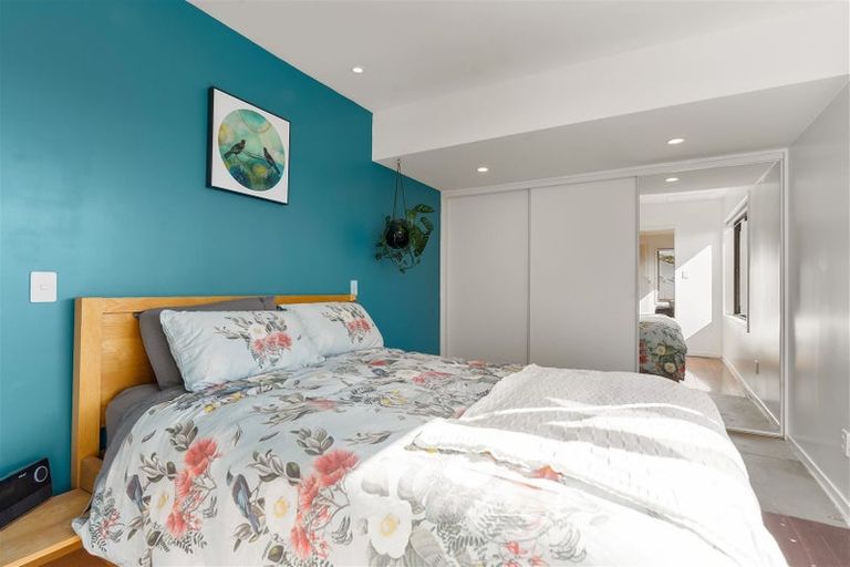 Photo of property in 1/730 Beach Road, Browns Bay, Auckland, 0630