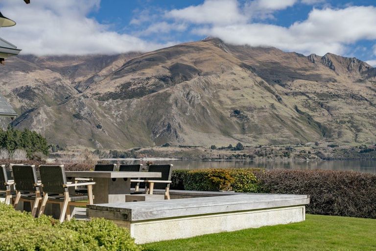 Photo of property in 186 Beacon Point Road, Wanaka, 9305