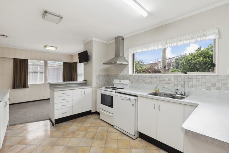 Photo of property in 4 Honey Place, Weymouth, Auckland, 2103