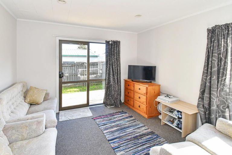 Photo of property in 217 Mahia Road, Wattle Downs, Auckland, 2103