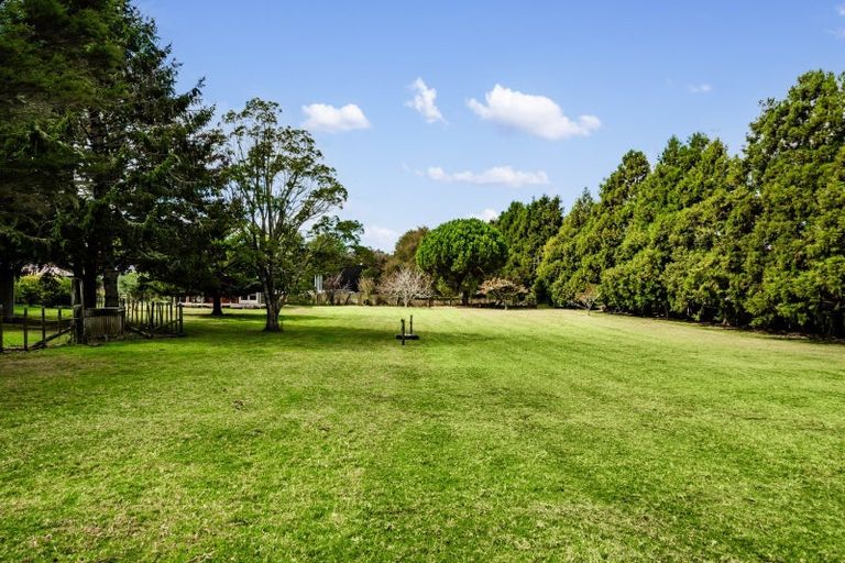 Photo of property in 151 Taupaki Road, Taupaki, Henderson, 0782