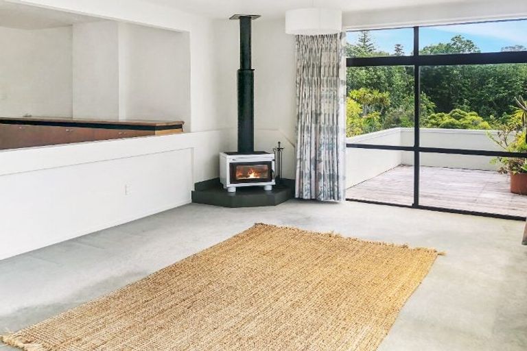 Photo of property in 4 Peter Terrace, Castor Bay, Auckland, 0620
