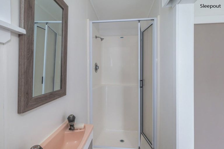 Photo of property in 18 Matai Street, Levin, 5510